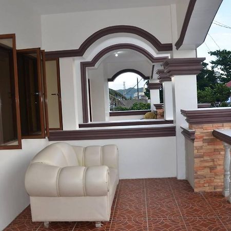 Florabells Iraya Guest House - Batanes バスコ エクステリア 写真