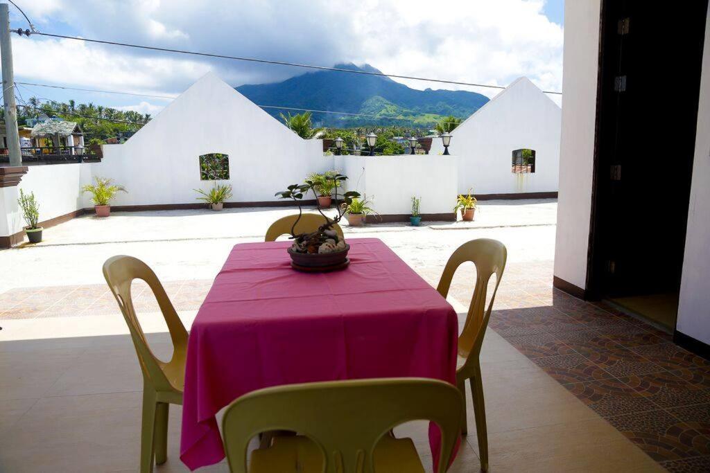 Florabells Iraya Guest House - Batanes バスコ エクステリア 写真